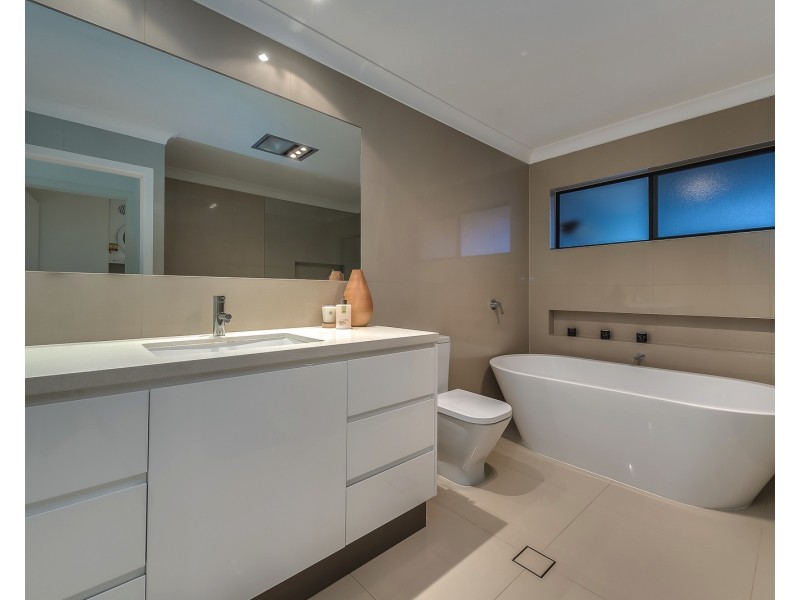 12 Tiwi Street, Bundall QLD 4217