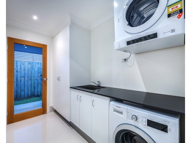 12 Tiwi Street, Bundall QLD 4217