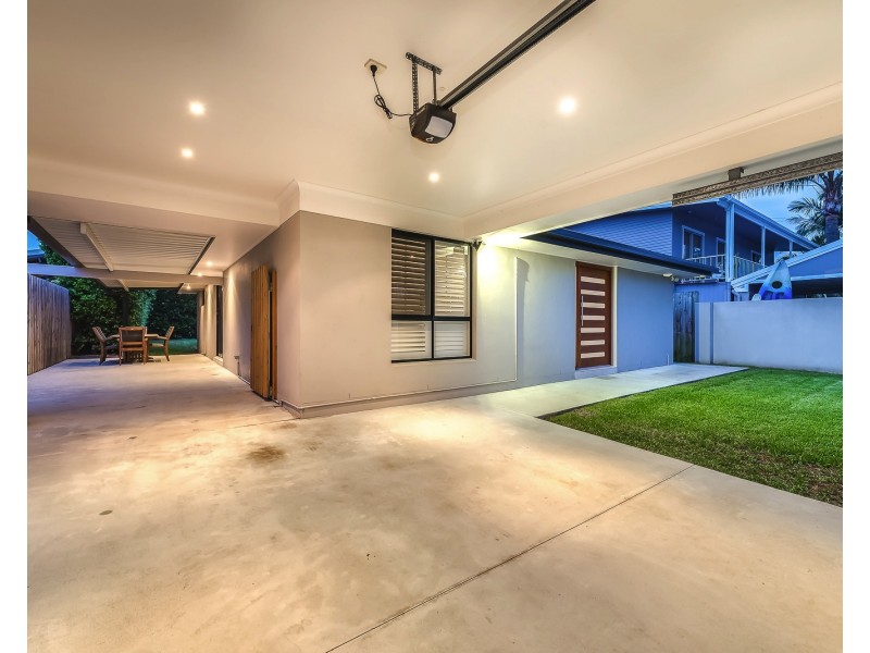 12 Tiwi Street, Bundall QLD 4217