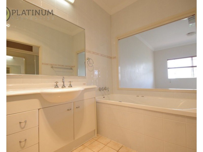 13/82 Limetree Parade, Runaway Bay QLD 4216