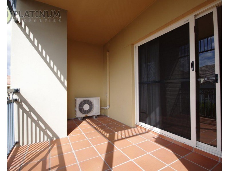 13/82 Limetree Parade, Runaway Bay QLD 4216