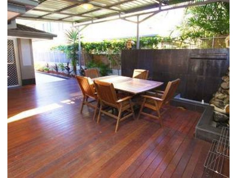 11 Yulia St, Coombabah QLD 4216