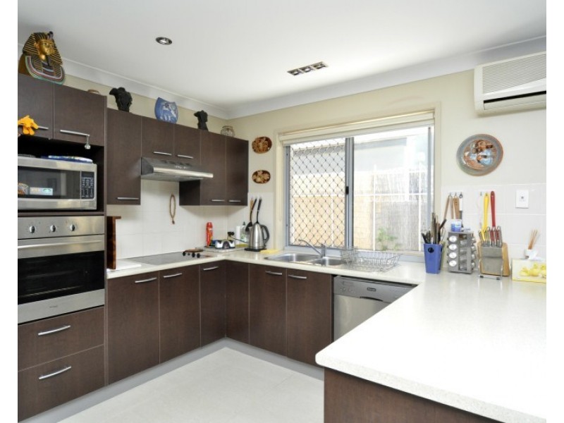 11 Yulia St, Coombabah QLD 4216