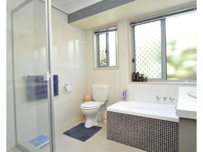 11 Yulia St, Coombabah QLD 4216