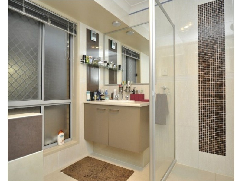 11 Yulia St, Coombabah QLD 4216