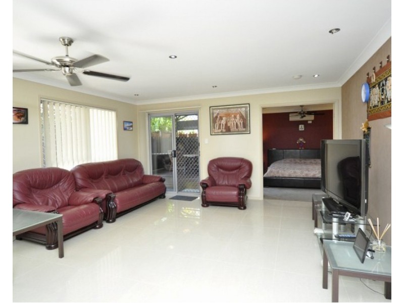 11 Yulia St, Coombabah QLD 4216