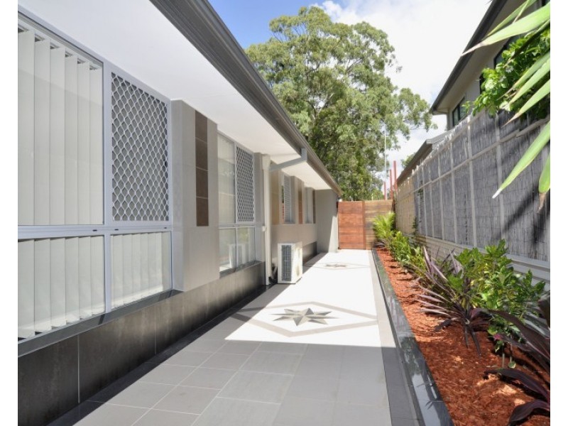 11 Yulia St, Coombabah QLD 4216