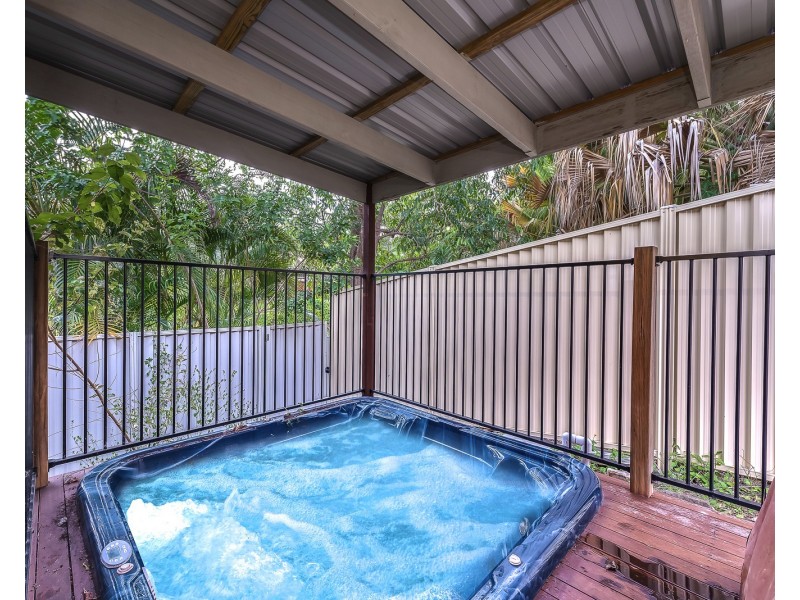 10 Ilford Close, Currumbin Waters QLD 4223