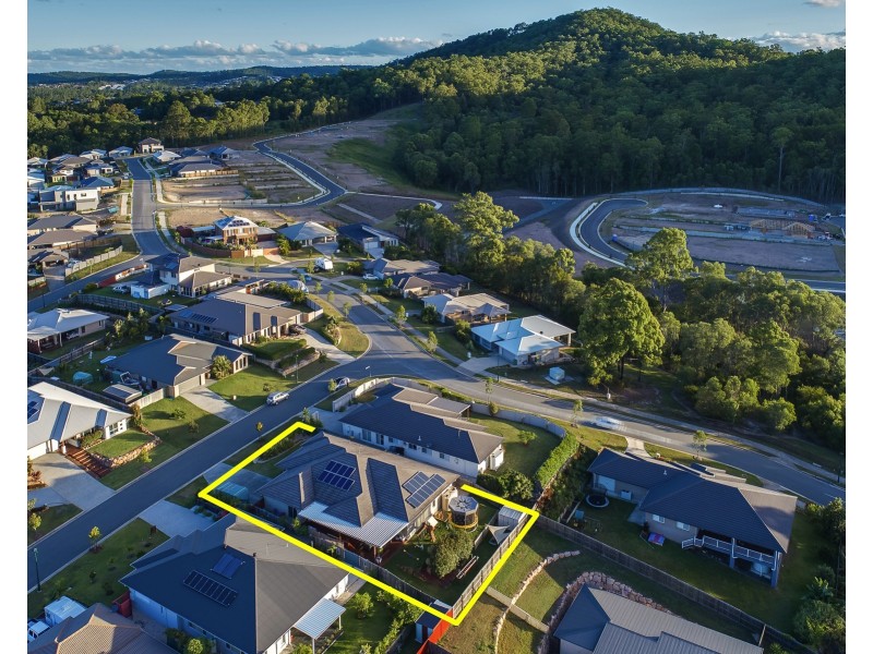 4 Allington Circuit, Maudsland QLD 4210