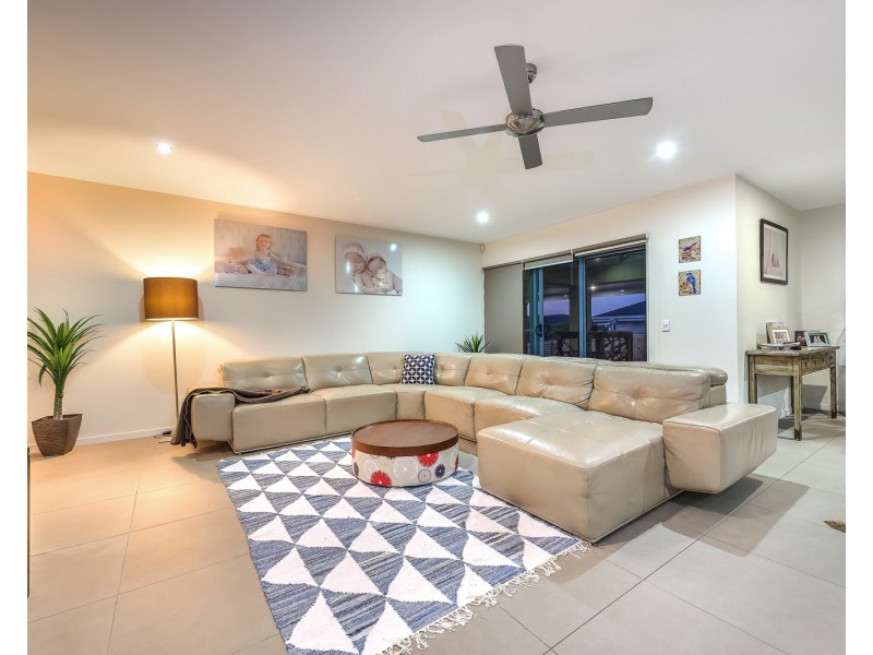 4 Allington Circuit, Maudsland QLD 4210