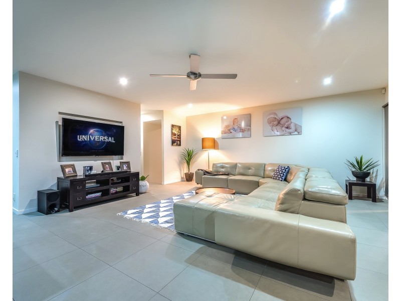 4 Allington Circuit, Maudsland QLD 4210