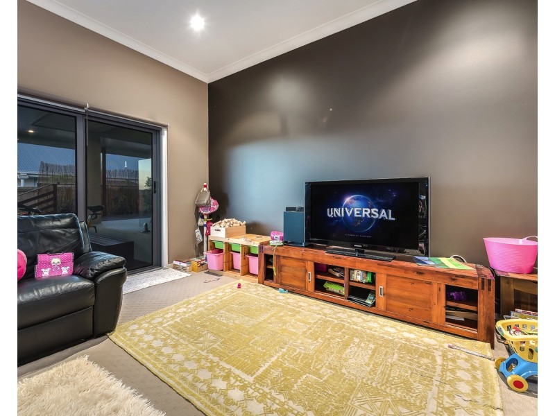 4 Allington Circuit, Maudsland QLD 4210