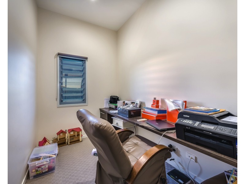 4 Allington Circuit, Maudsland QLD 4210