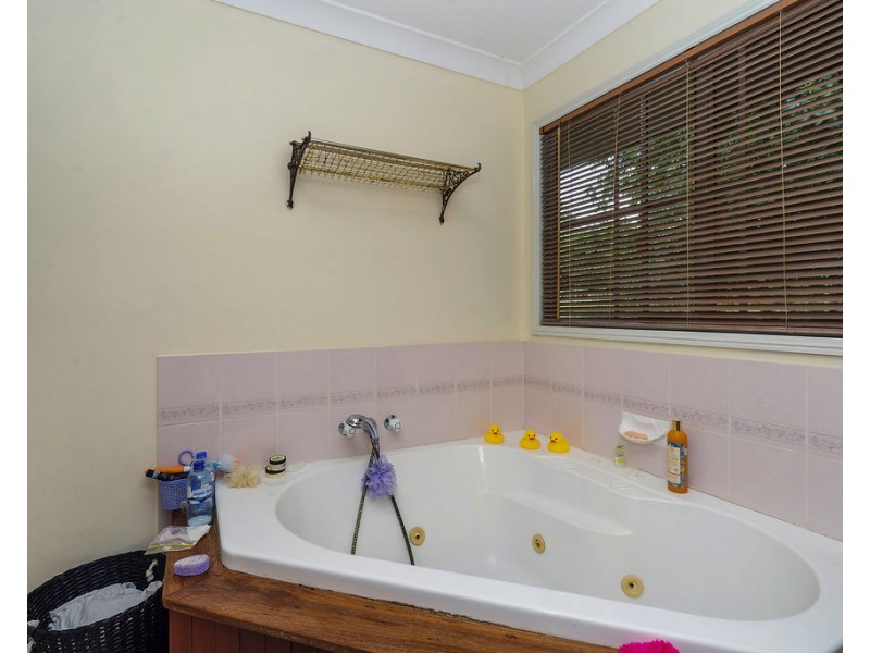 5 Justin Ave, Tamborine Mountain QLD 4272