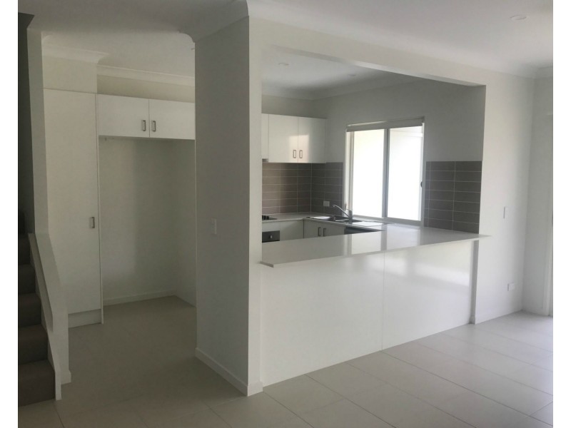 2/23 Oakwood Court, Pimpama QLD 4209