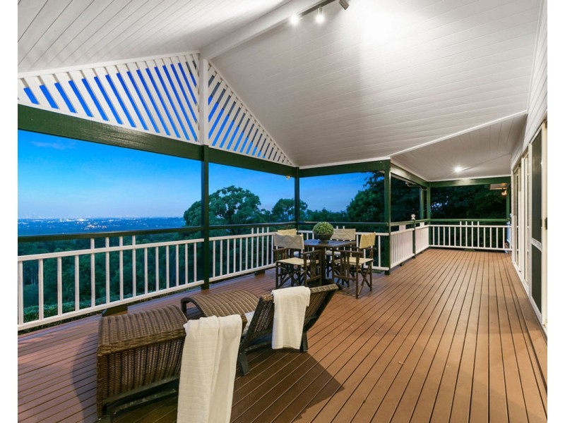 24 Pemberton Close, Mount Nathan QLD 4211
