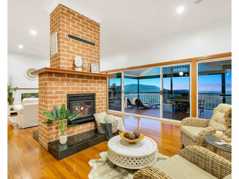 24 Pemberton Close, Mount Nathan QLD 4211