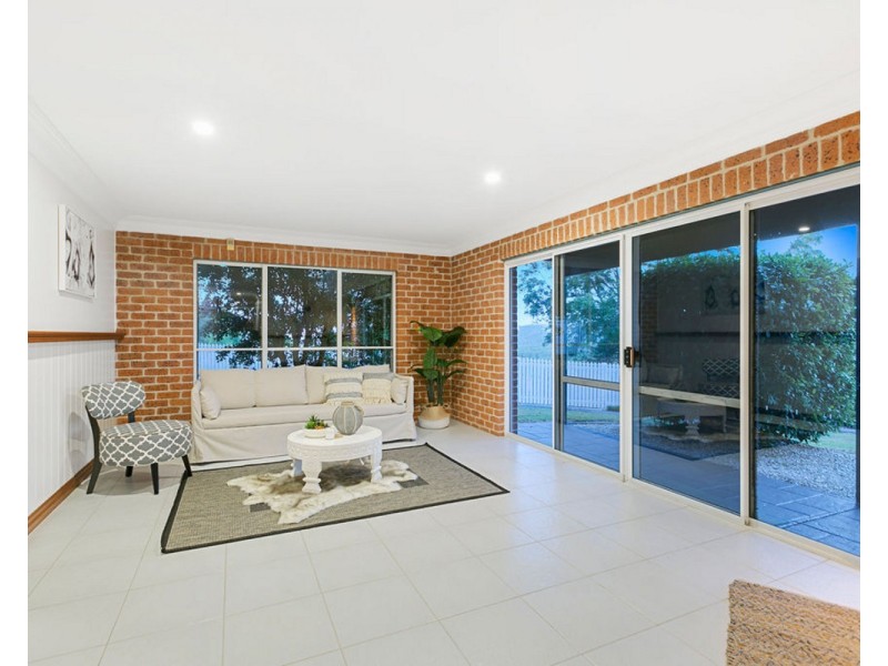 24 Pemberton Close, Mount Nathan QLD 4211