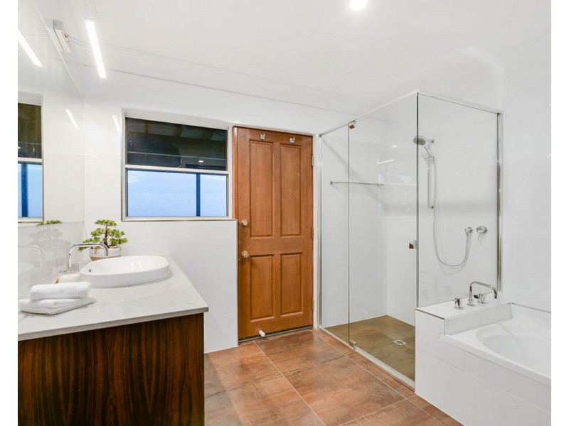 24 Pemberton Close, Mount Nathan QLD 4211