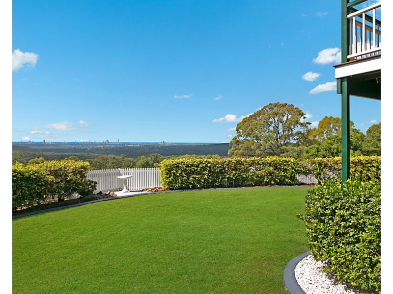 24 Pemberton Close, Mount Nathan QLD 4211