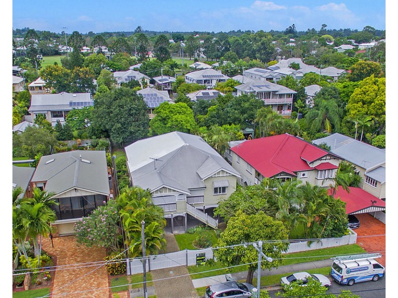 18 Chelmer St E, Chelmer QLD 4068