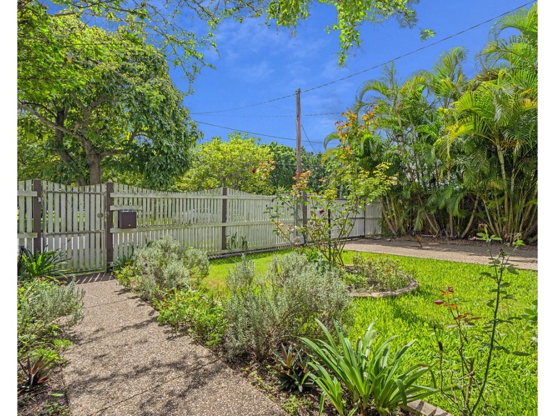 18 Chelmer St E, Chelmer QLD 4068
