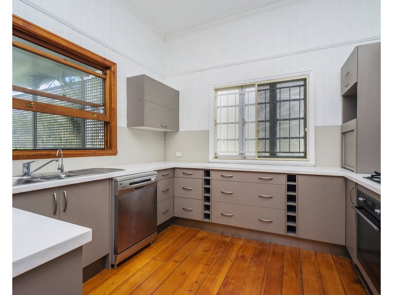 18 Chelmer St E, Chelmer QLD 4068