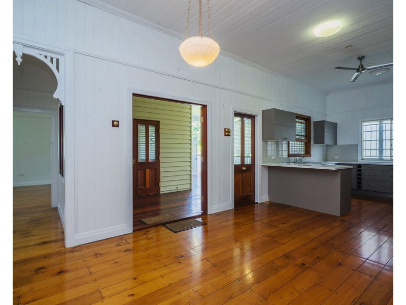 18 Chelmer St E, Chelmer QLD 4068