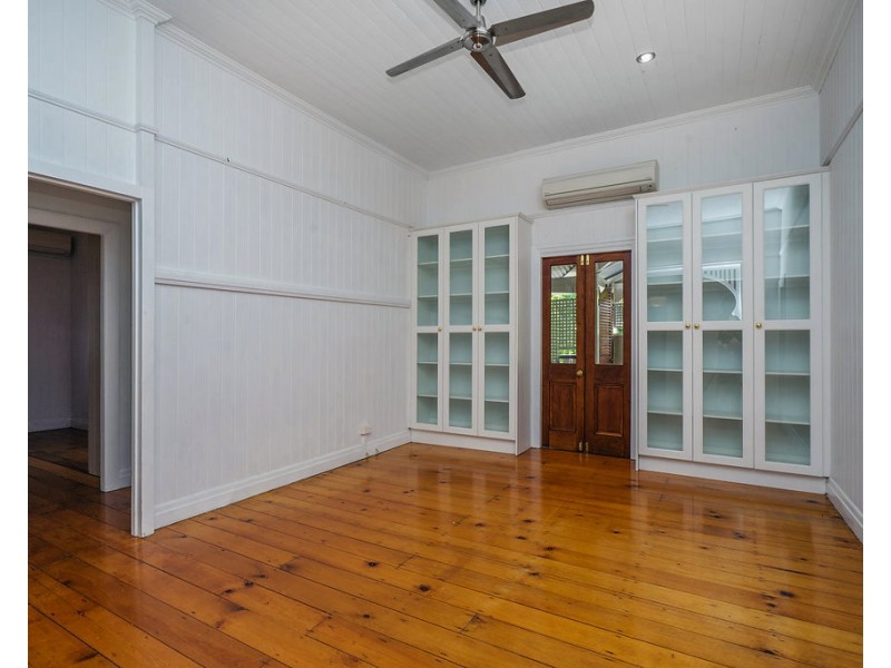 18 Chelmer St E, Chelmer QLD 4068