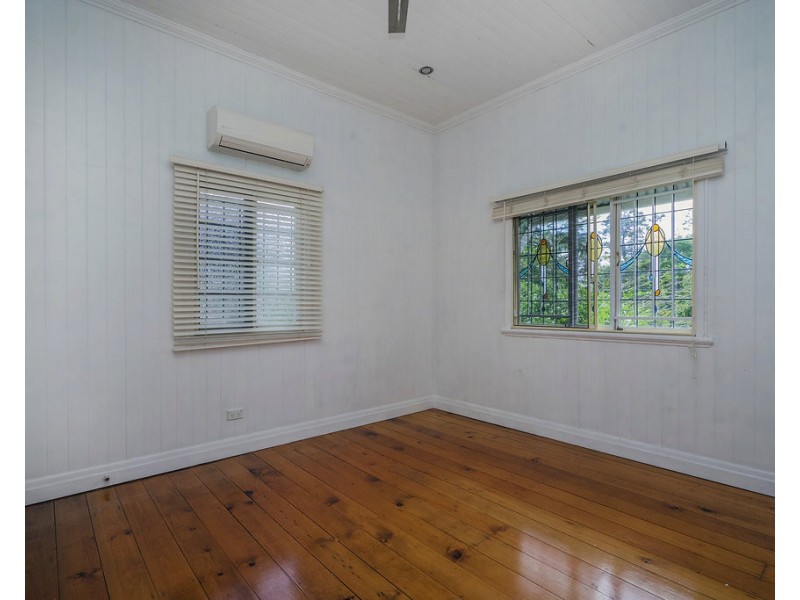 18 Chelmer St E, Chelmer QLD 4068