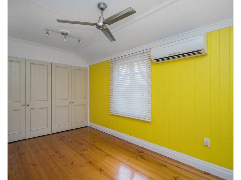 18 Chelmer St E, Chelmer QLD 4068