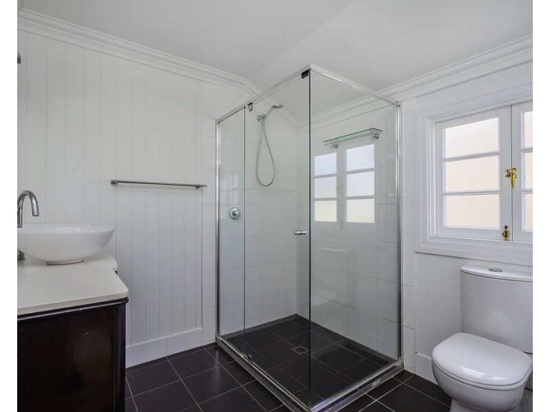 18 Chelmer St E, Chelmer QLD 4068