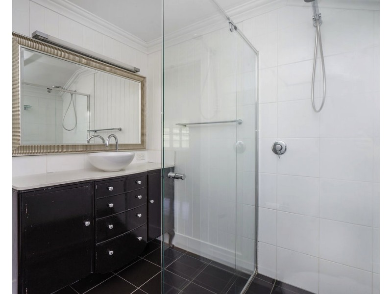 18 Chelmer St E, Chelmer QLD 4068