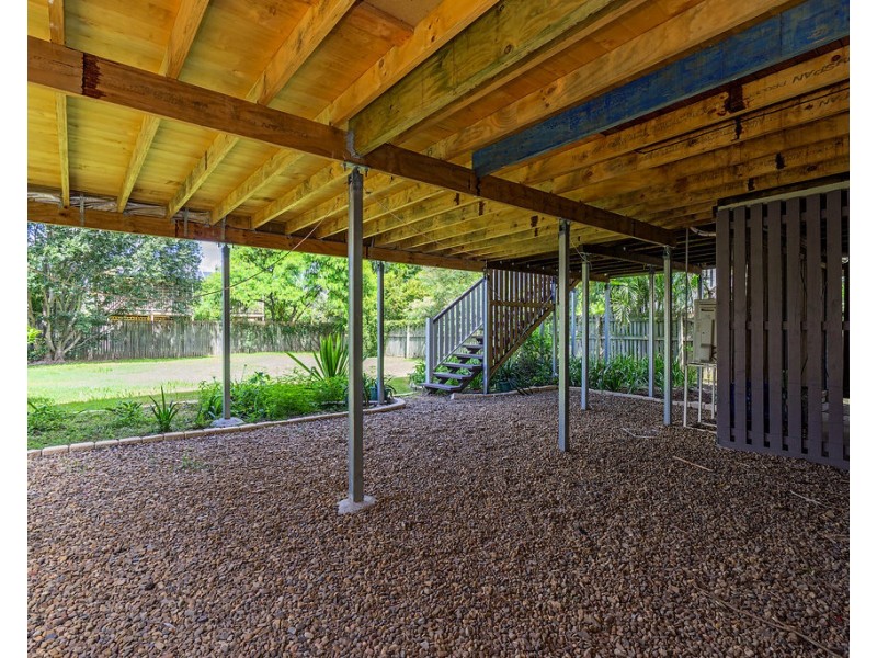 18 Chelmer St E, Chelmer QLD 4068