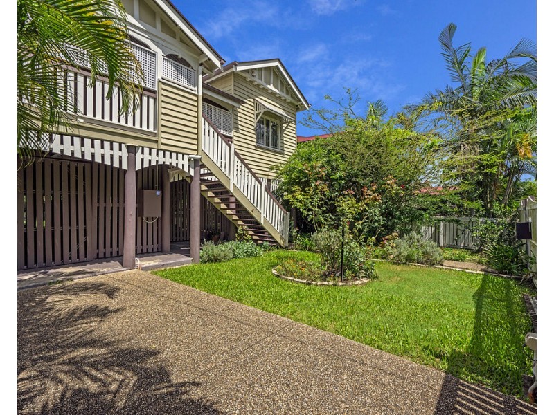 18 Chelmer St E, Chelmer QLD 4068