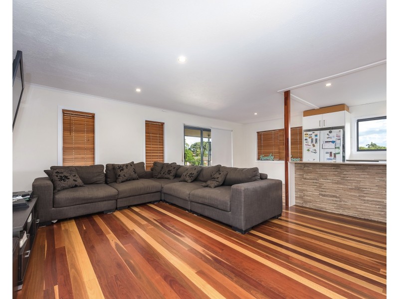 4 Ashgrove Avenue, Runaway Bay QLD 4216