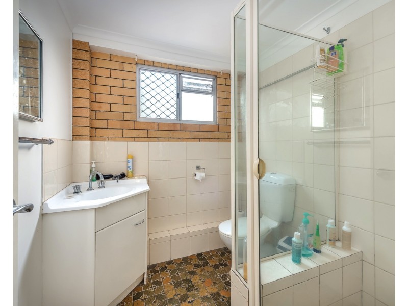 4 Ashgrove Avenue, Runaway Bay QLD 4216