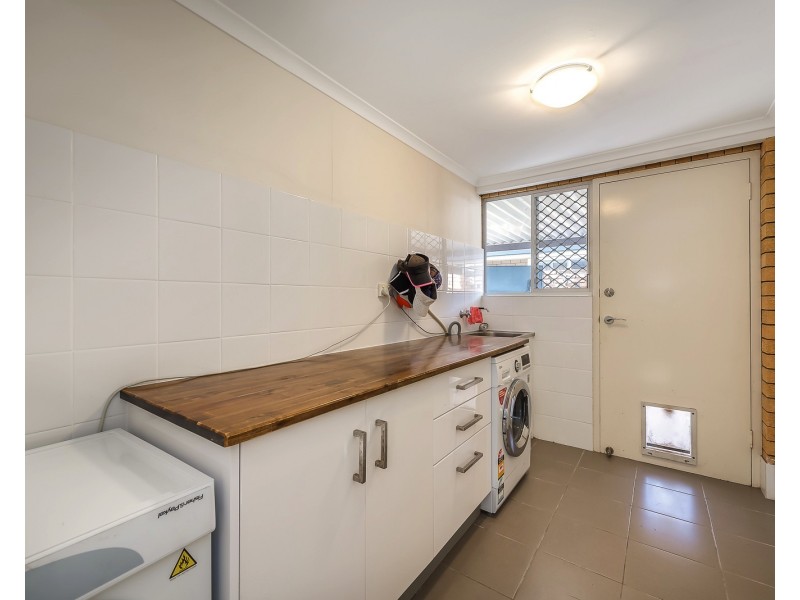 4 Ashgrove Avenue, Runaway Bay QLD 4216