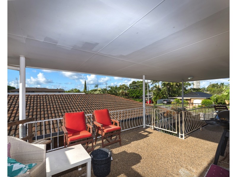 4 Ashgrove Avenue, Runaway Bay QLD 4216