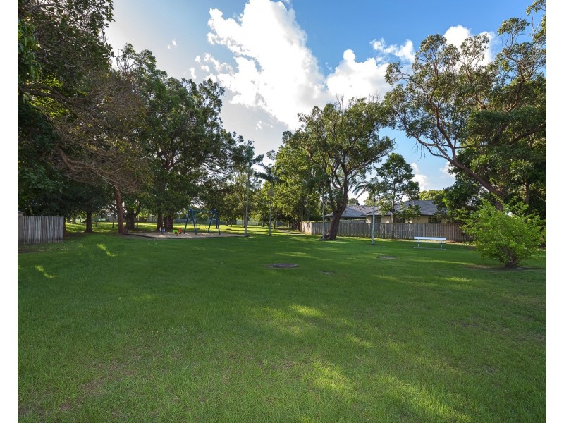 4 Ashgrove Avenue, Runaway Bay QLD 4216