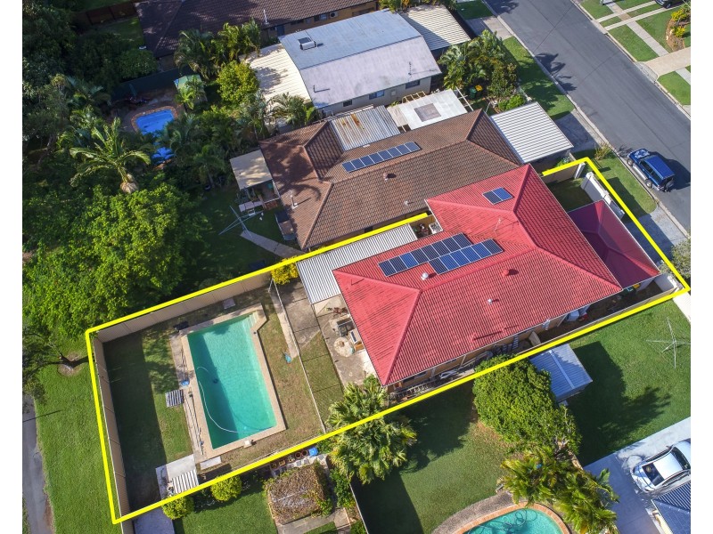 4 Ashgrove Avenue, Runaway Bay QLD 4216