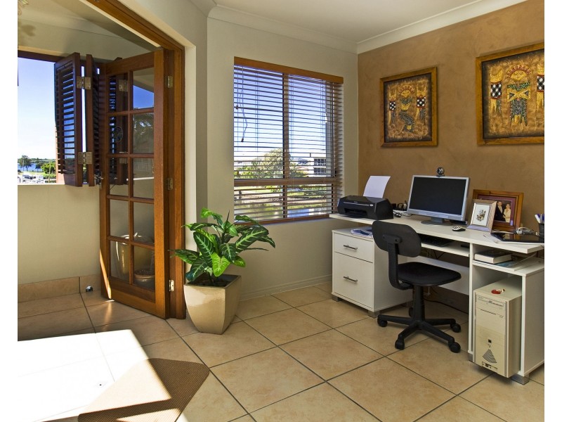 15/89 Bayview Street, Runaway Bay QLD 4216