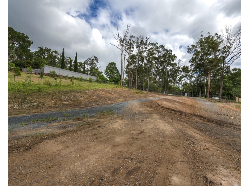 4 Arjuna Way, Gaven QLD 4211