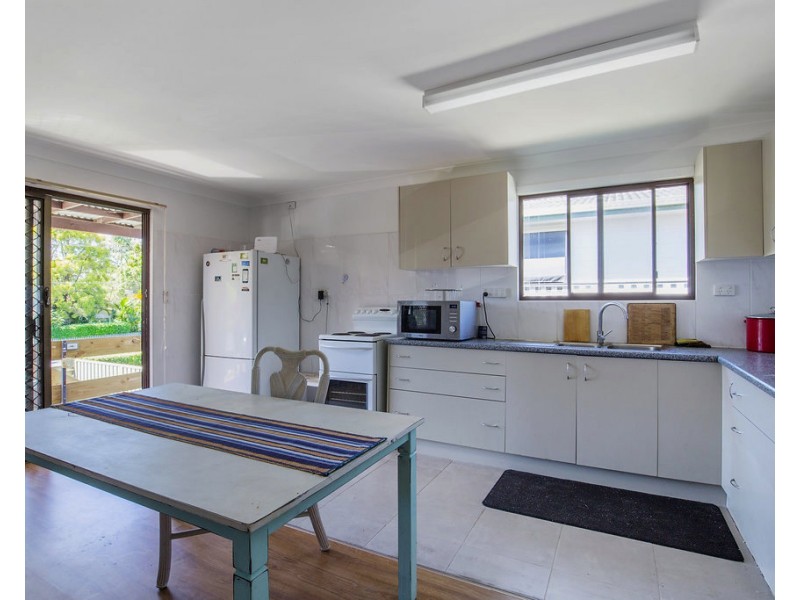 16 Kylie Street, Arundel QLD 4214