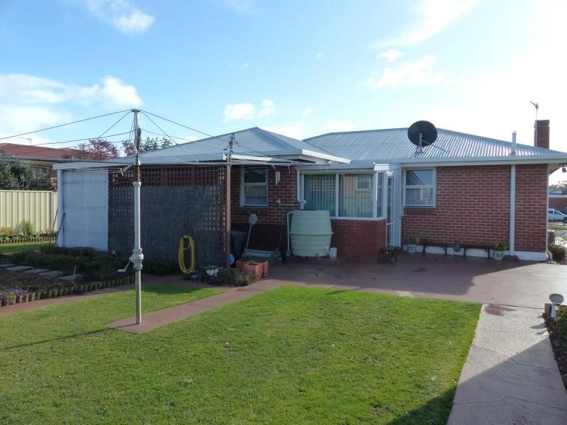 9 Willow Avenue, Devonport TAS 7310