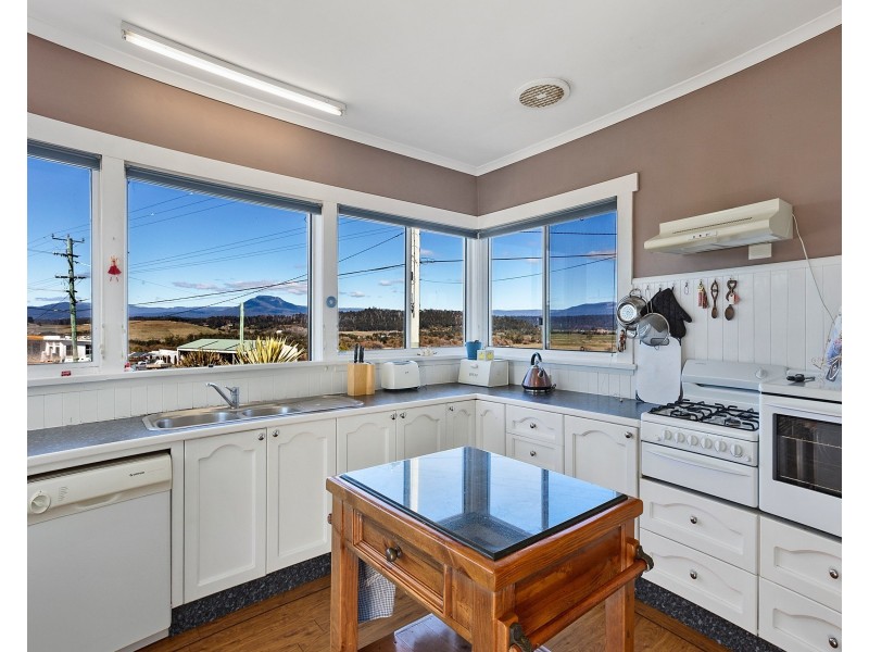 131 Emu Bay Road, Deloraine TAS 7304