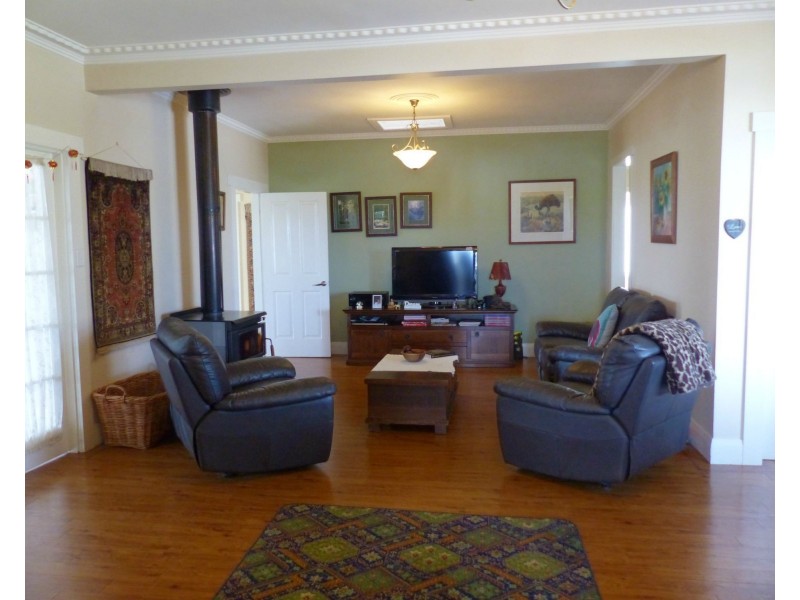 131 Emu Bay Road, Deloraine TAS 7304