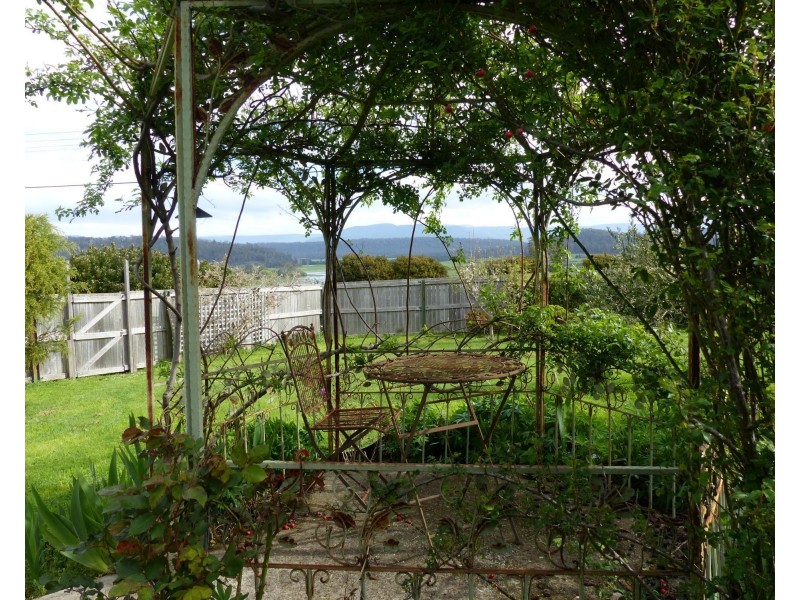 131 Emu Bay Road, Deloraine TAS 7304
