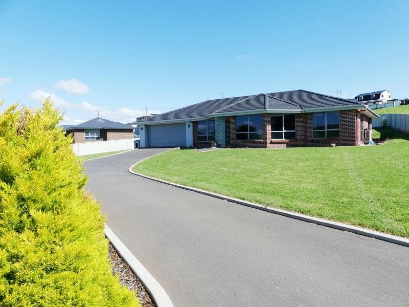 4 Carl Court, Deloraine TAS 7304