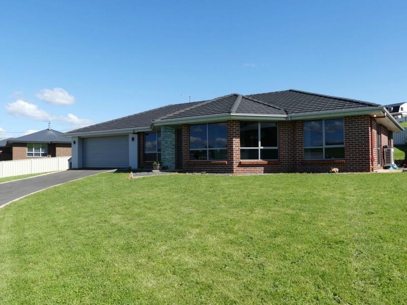 4 Carl Court, Deloraine TAS 7304